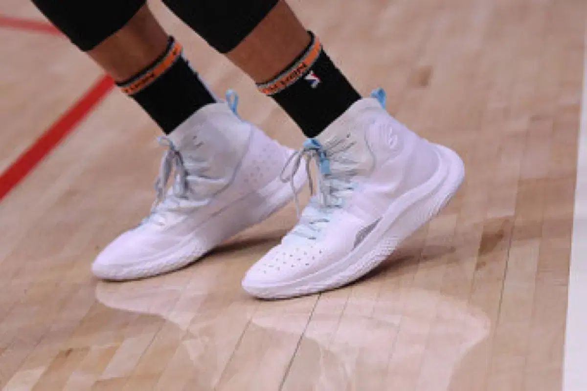 アンダーアーマー カリー 4 FLO ロット 白 310 サイズ