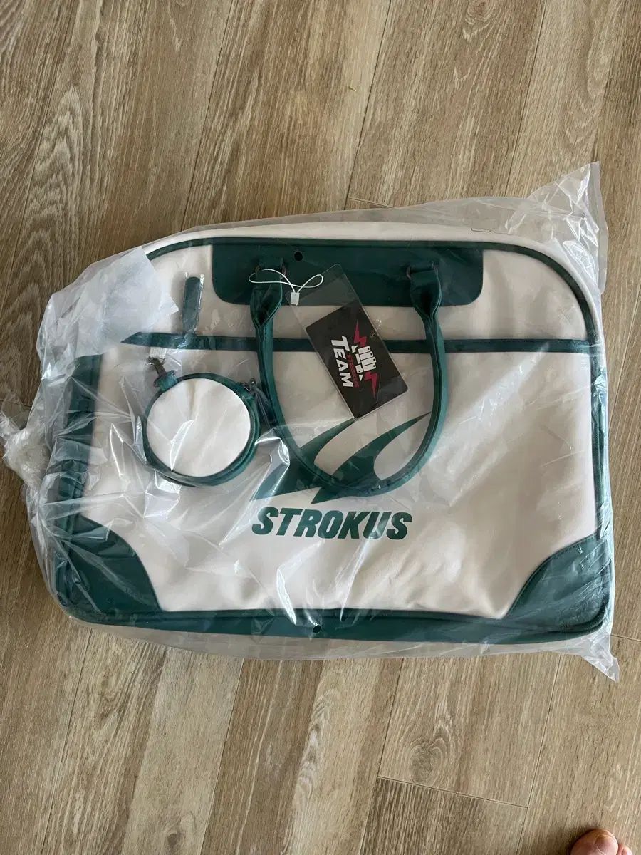 ストロークス バドミントンバッグ