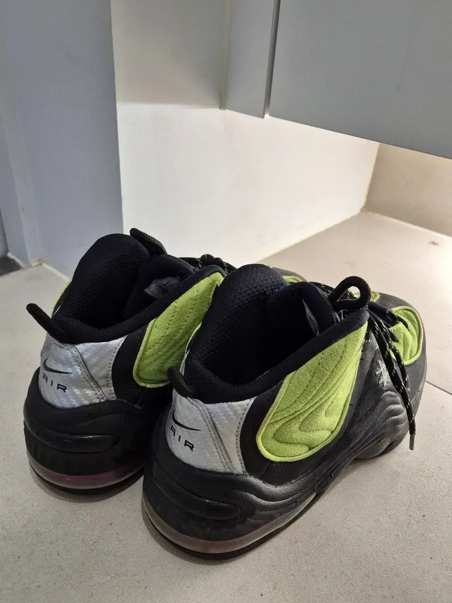 ナイキ STUSSY エアペニー 275