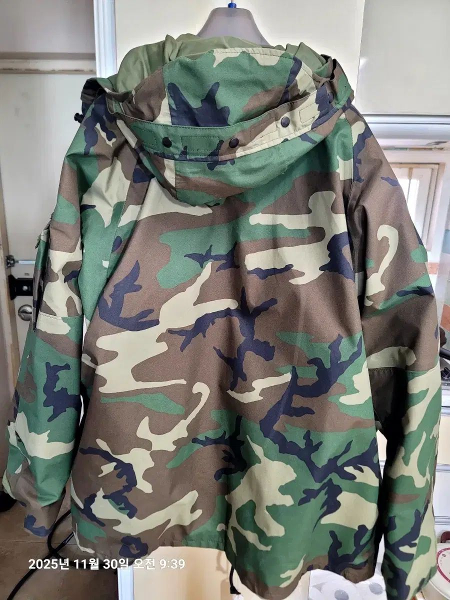 ミリタリー1世代 ゴアテックス XL-RズボンL セットアップです