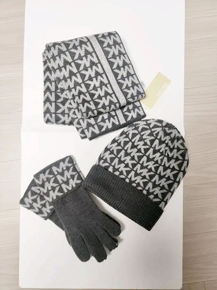 マイケルコース MK ロゴ ニット 帽子 手袋 マフラー セット