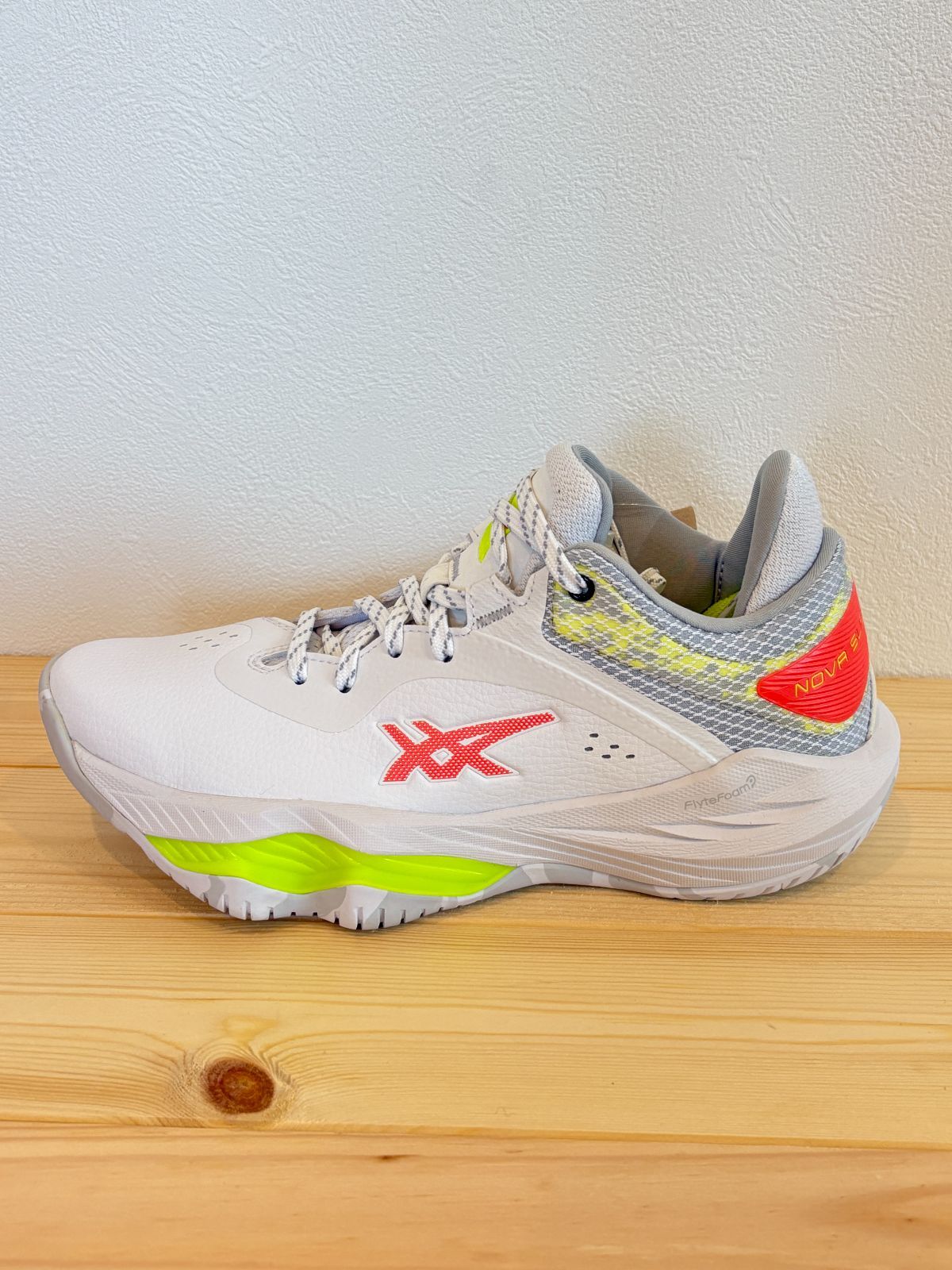 アシックス NOVA SURGE LOW ノヴァサージ ロー メンズ レディス バスケットボール シューズ バッシュ ホワイト×レッド asics 25㎝