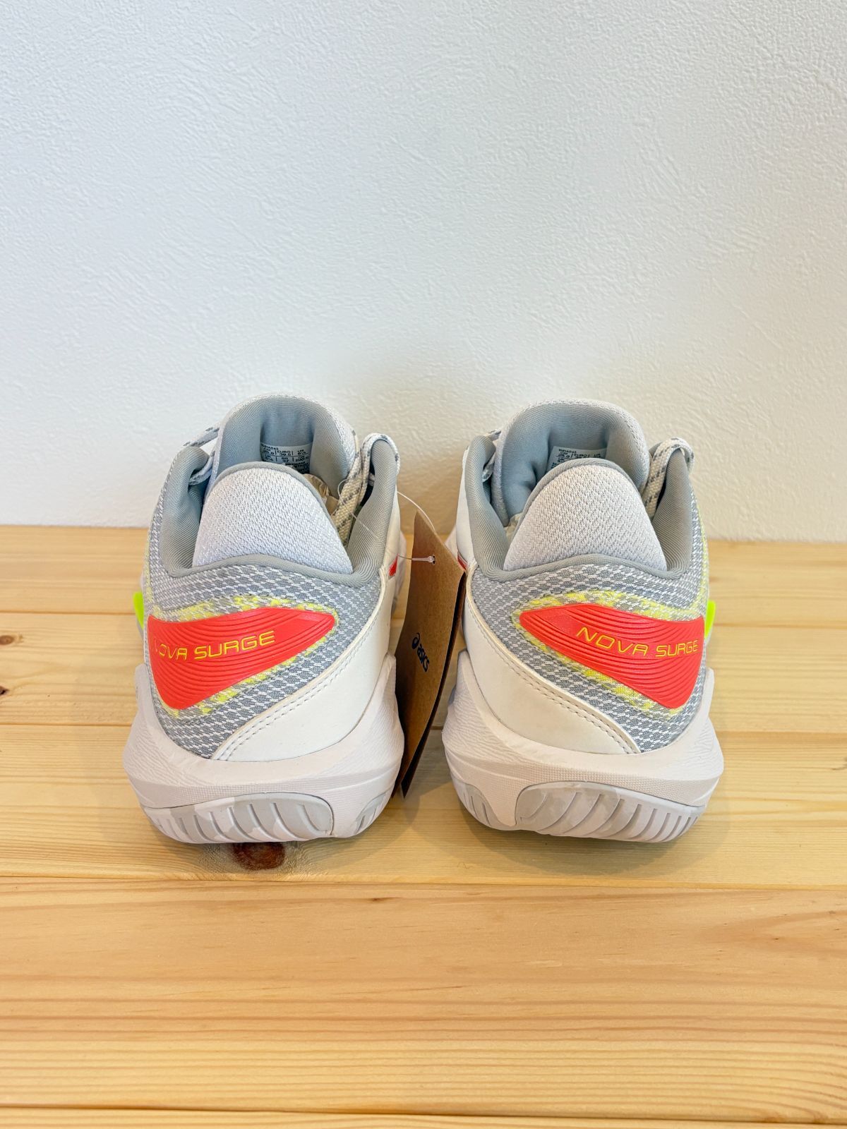 アシックス NOVA SURGE LOW ノヴァサージ ロー 1061A043 STANDARD 