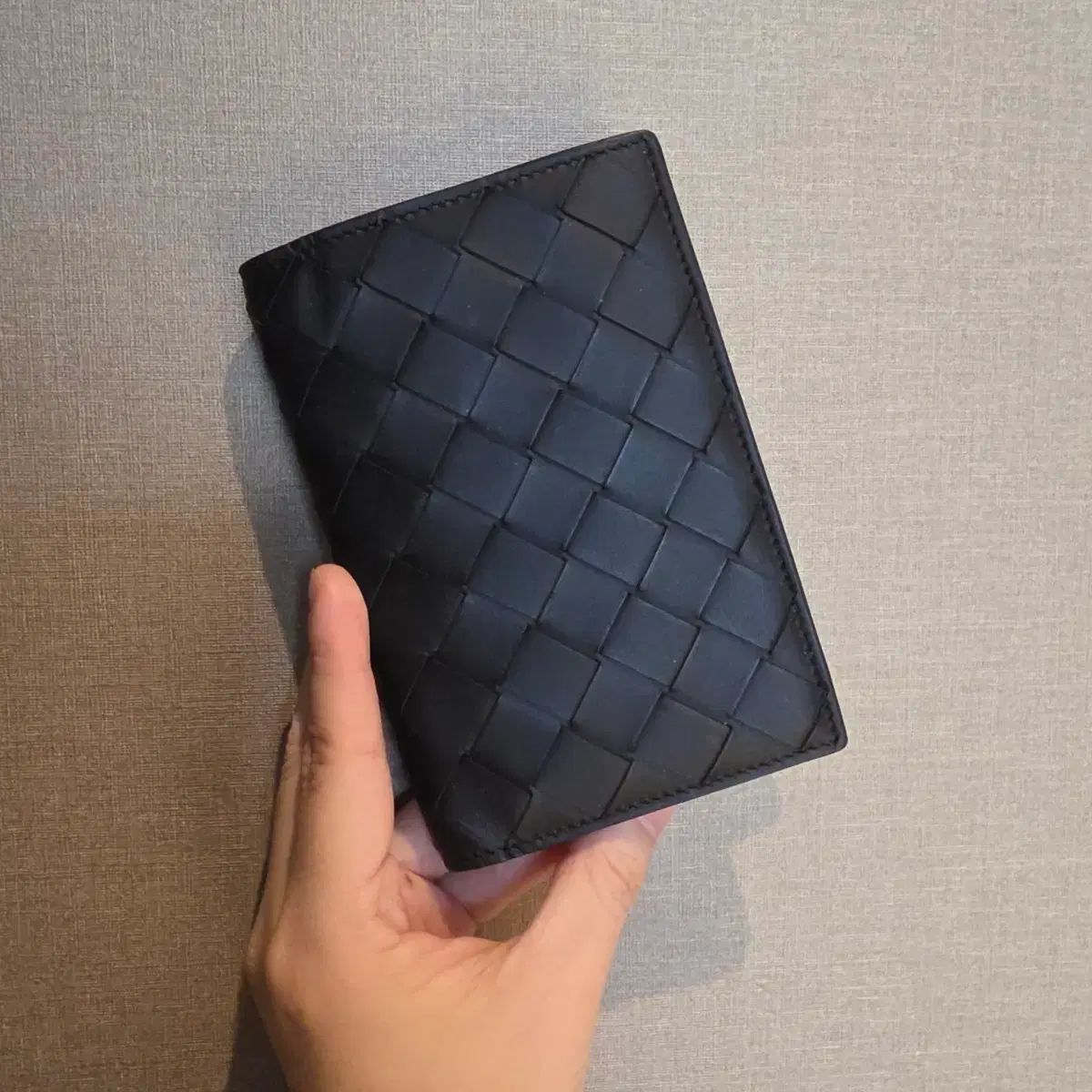 ボッテガ ヴェネタ パスポートケース