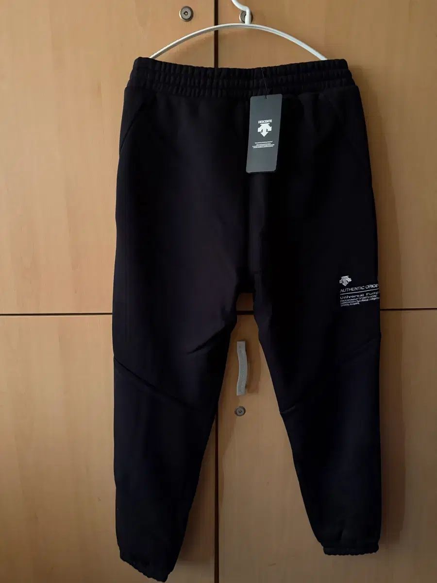 デサント ブラック トレーナー ズボン L 90