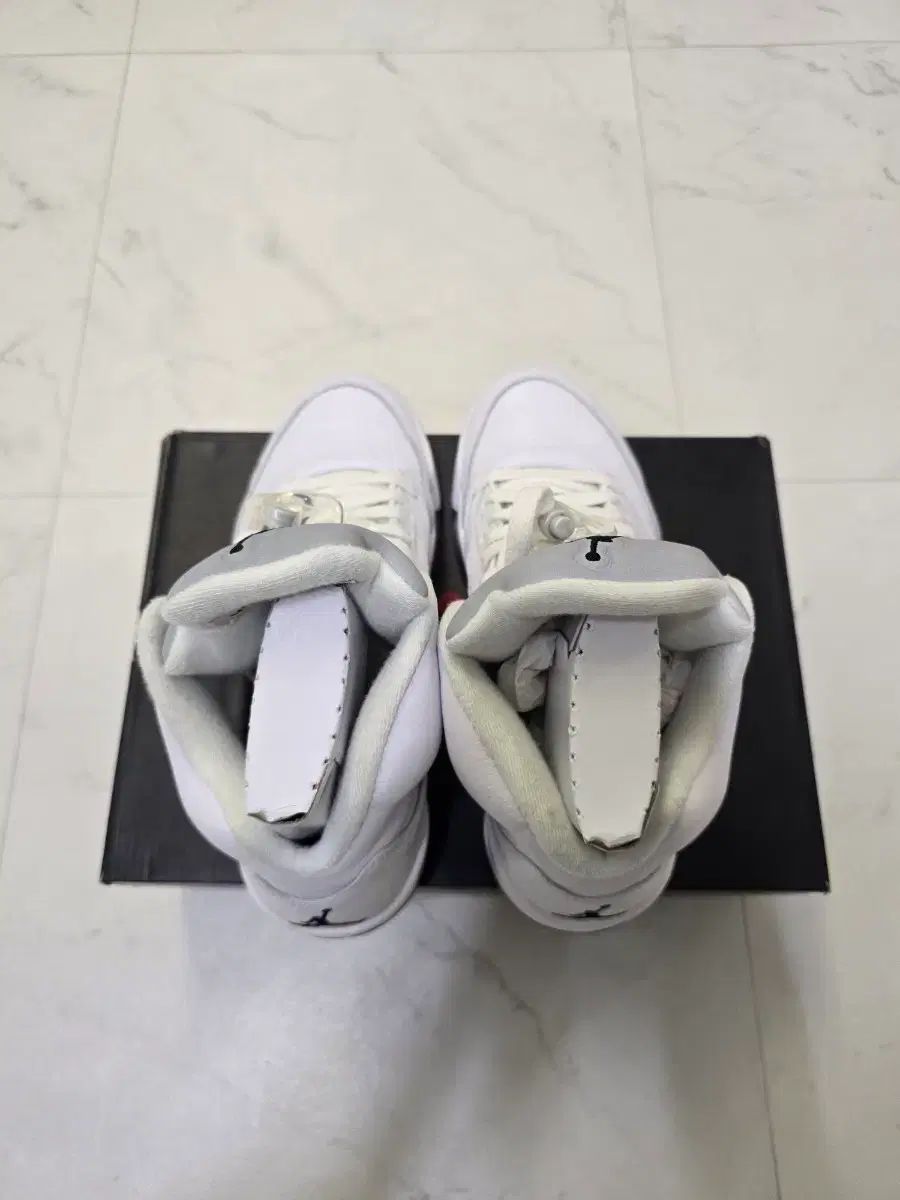 260 ジョーダン5 メタリックシルバー 白 2015 アクセサリー 最新バスケットボール用品