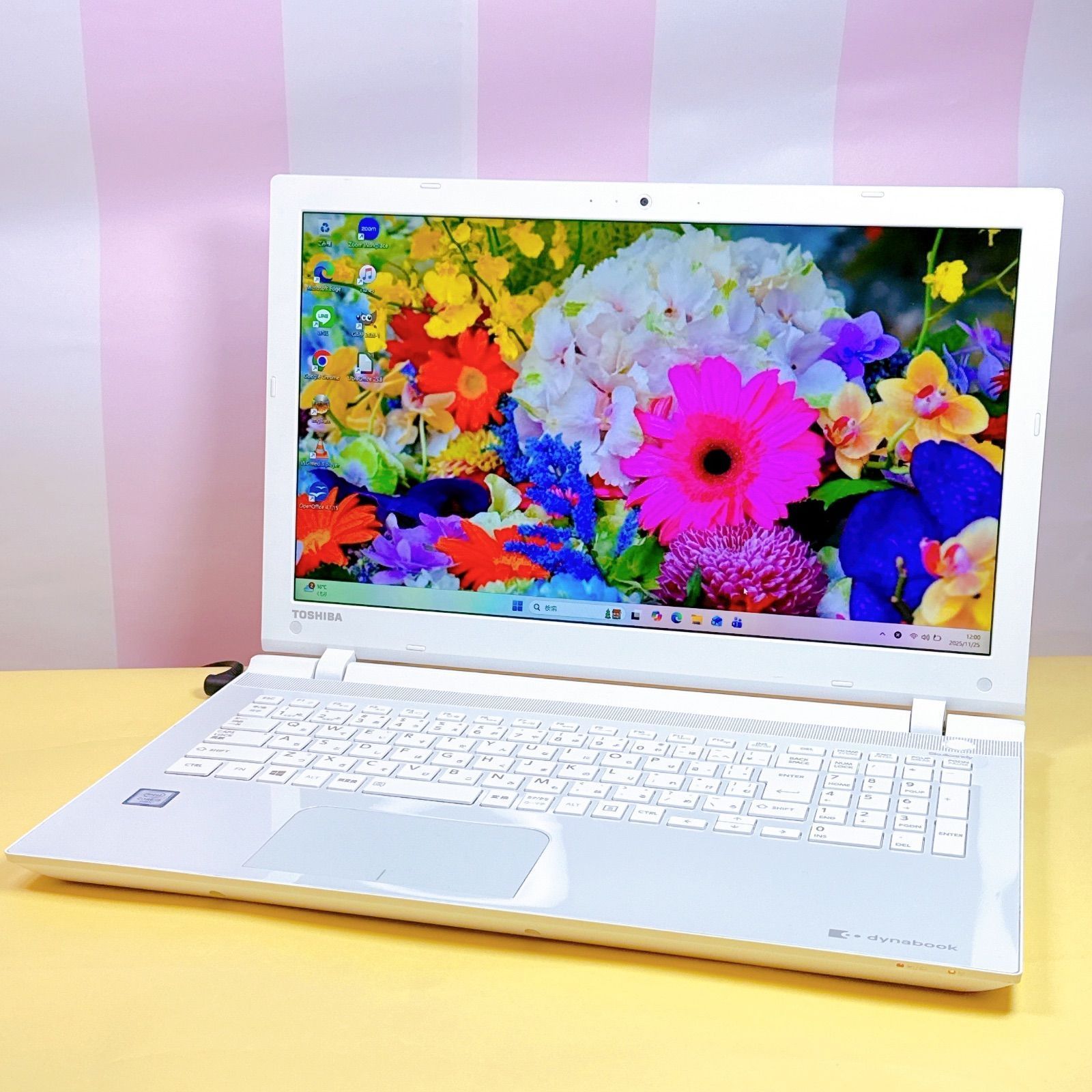 👍初心者に最適✨新品SSDで爆速！Windows11✨設定済カメラ付薄型ノート