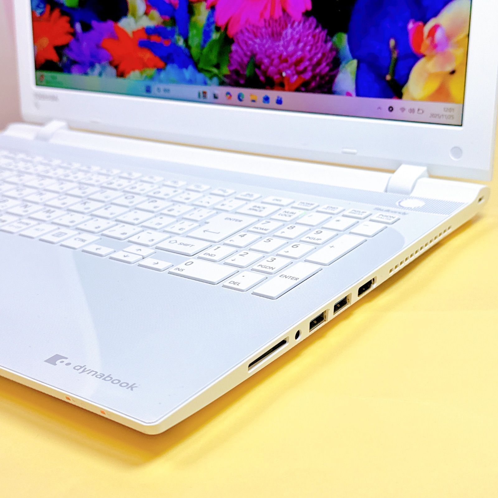 👍初心者に最適✨新品SSDで爆速！Windows11✨設定済カメラ付薄型ノート