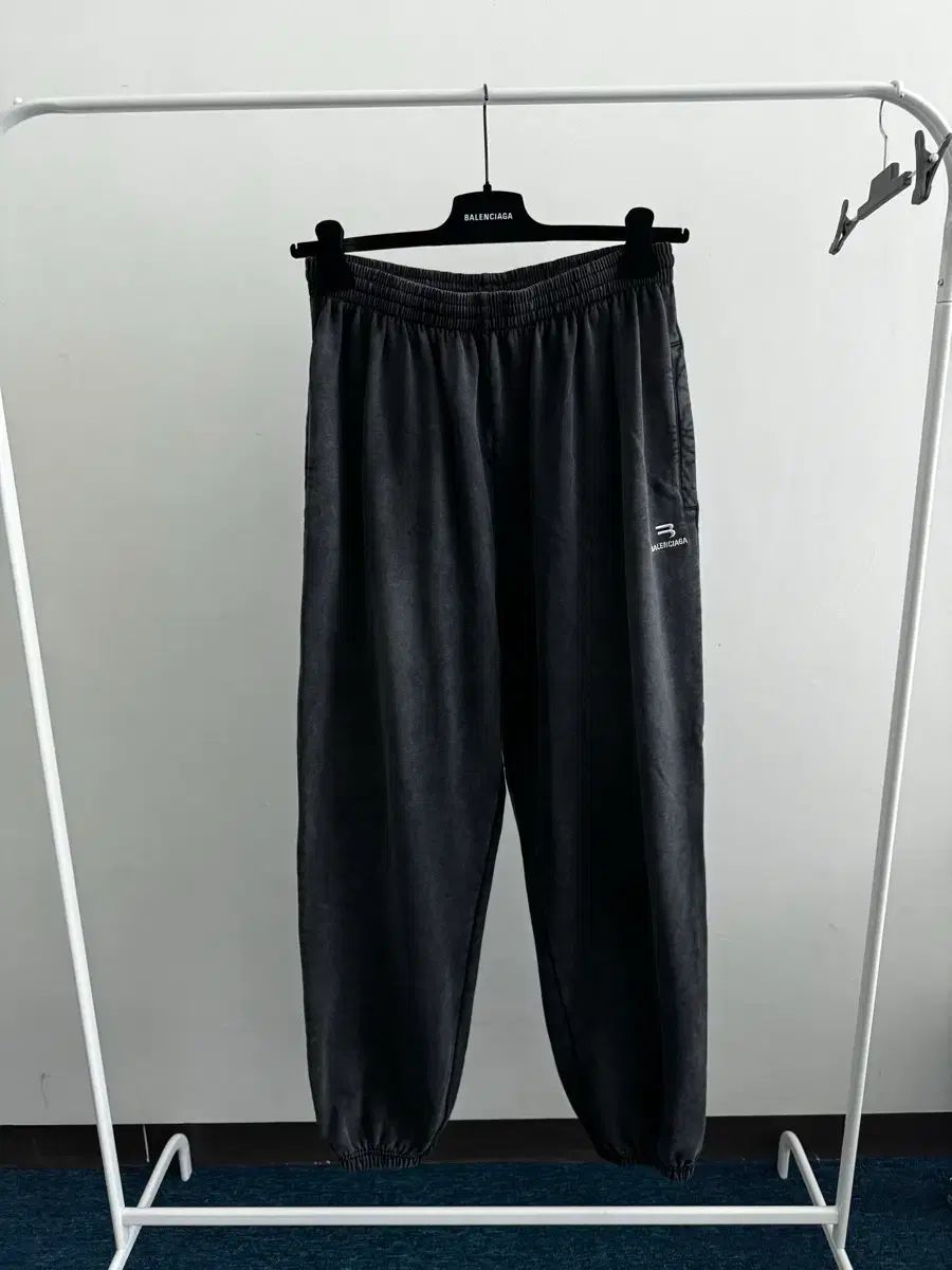 L バレンシアガ スポーティーb スウェットパンツ