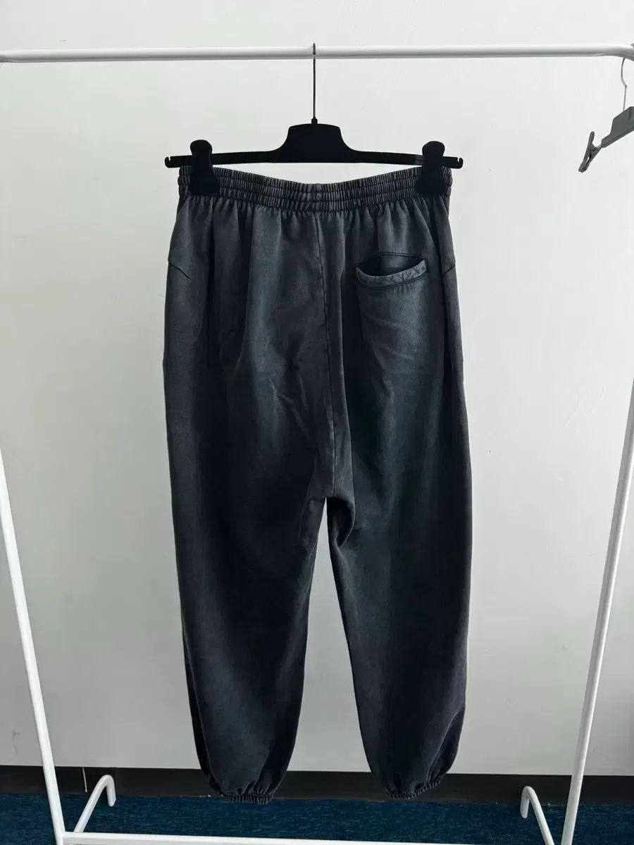 L バレンシアガ スポーティーb スウェットパンツ