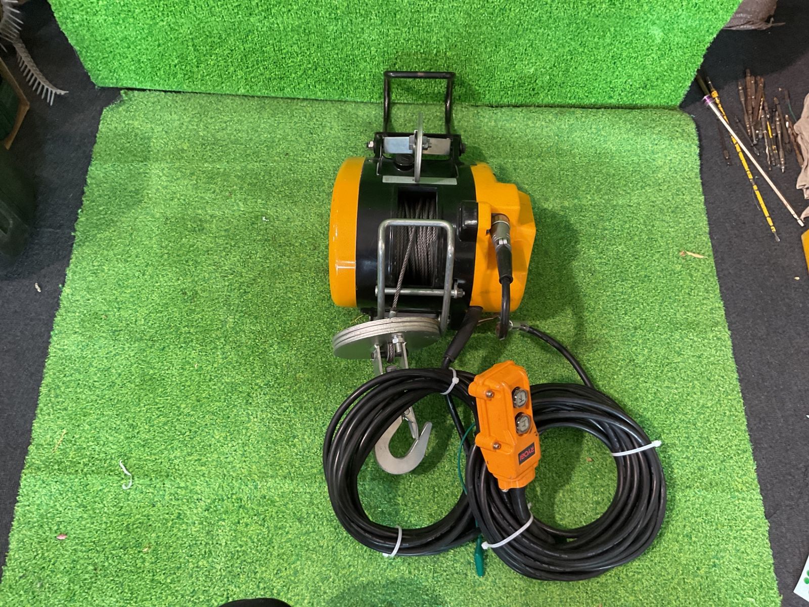 RYOBI WI 62 ウインチ リモコン付 サ 251