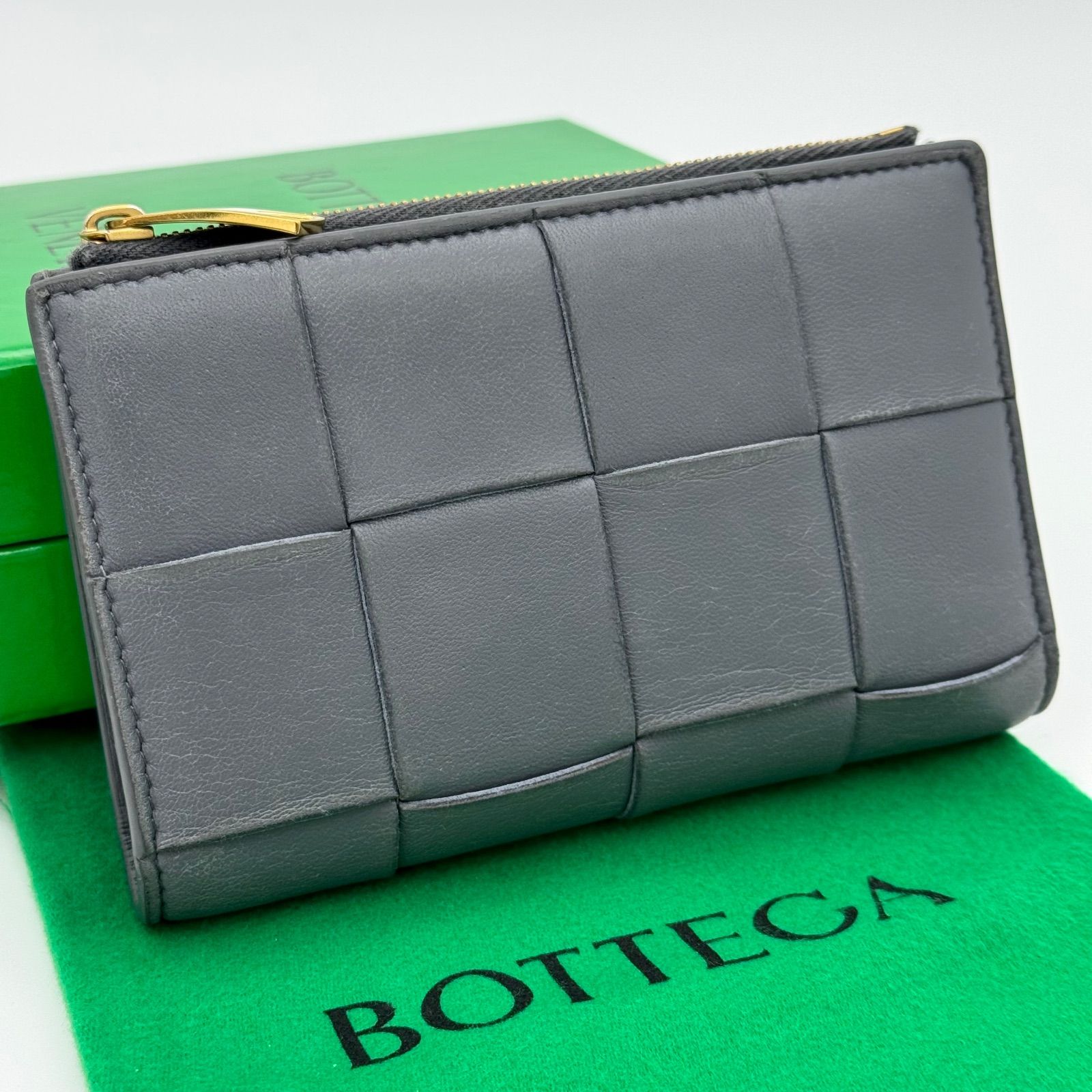箱付き】ボッテガヴェネタ BOTTEGA VENETA 折財布 カセット グレー