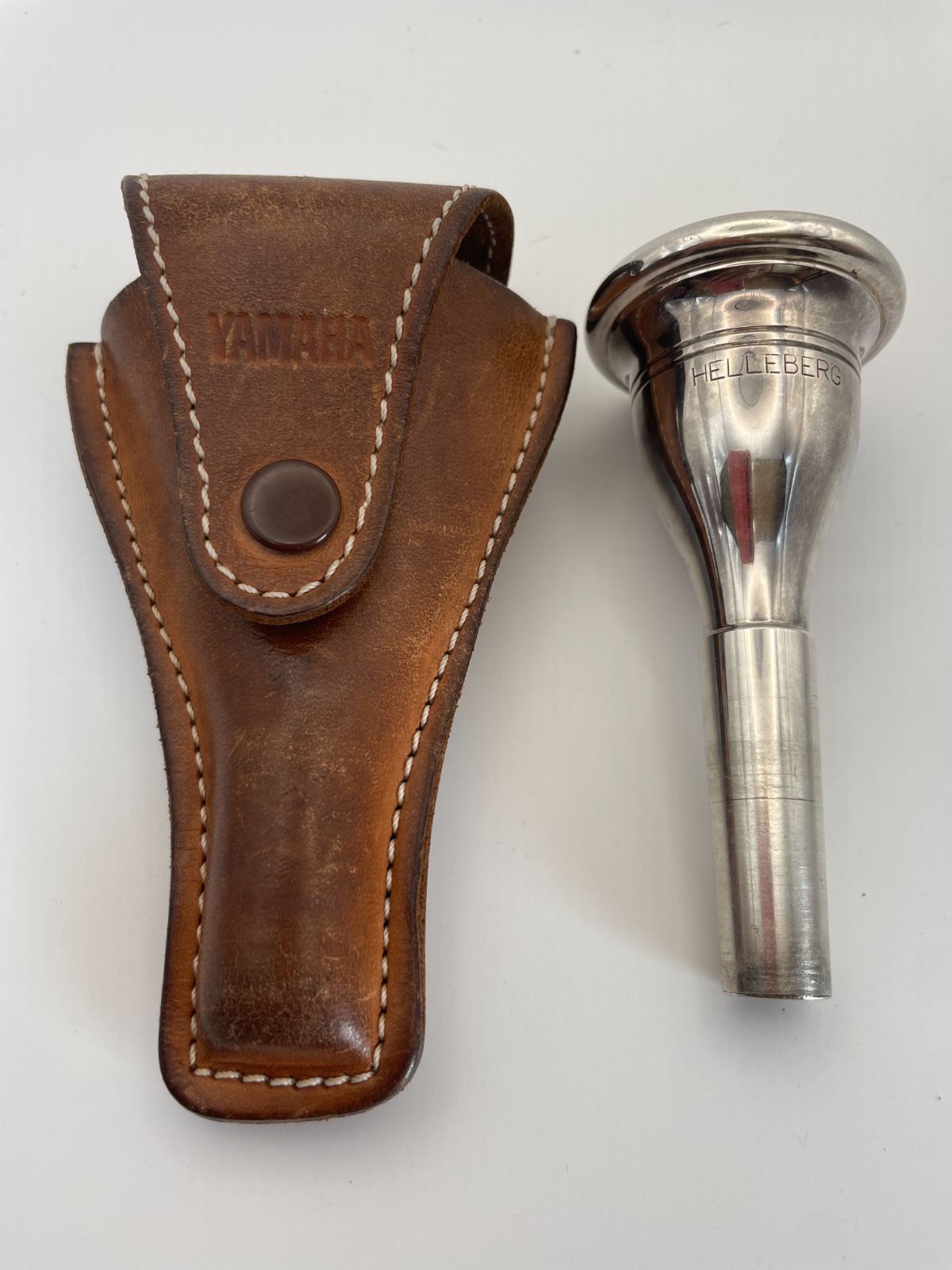 チューバマウスピース 中古 専用ケース付き 楽器・機材 HELLEBERG マウスピース チューバ用？ サイズ要確認 ヤマハ