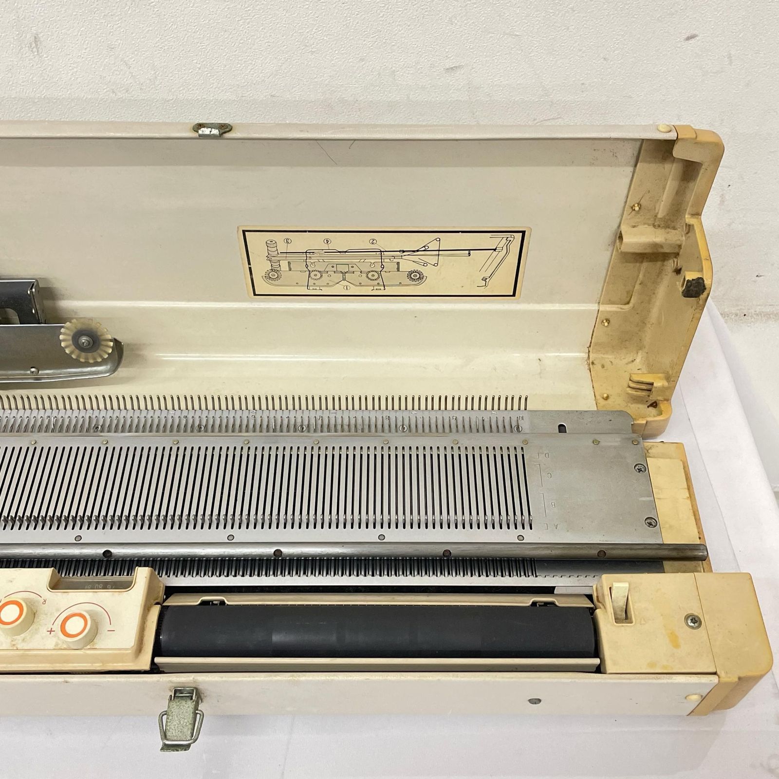silver シルバー 編み機 織機 SK-322 編み機 ホワイト 中古 - メルカリ silver シルバー 編み機 織機 SK-322 編み機 ホワイト 中古 - メルカリ