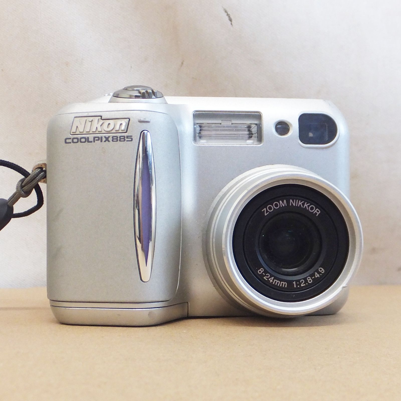 R623【希少】ニコン COOLPIX885 コンデジ コンパクトデジタルカメラ