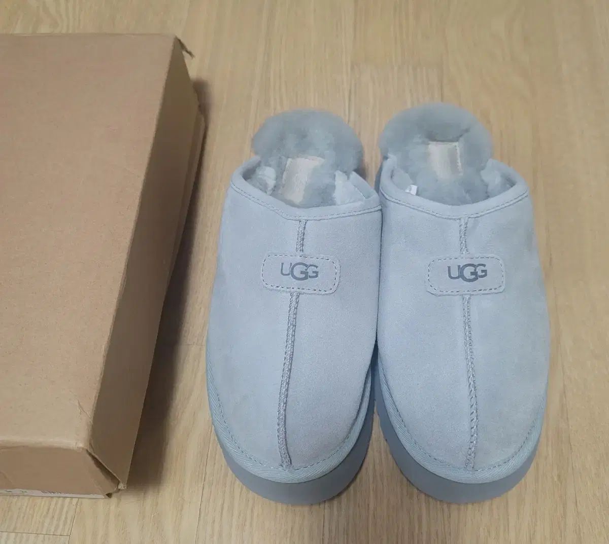 アグ ウィメンズ ディスコケット スリッパ ライトグレー 240