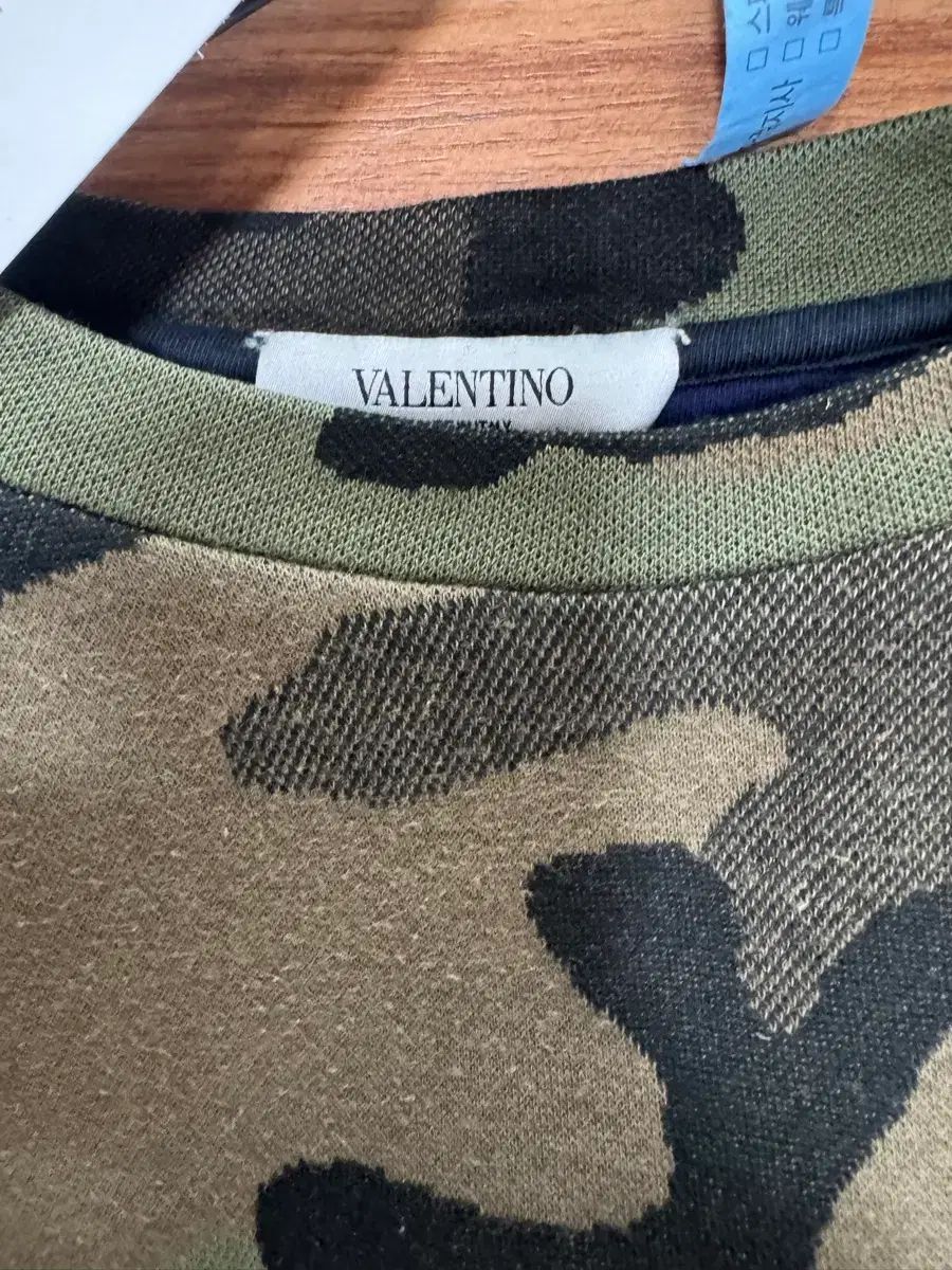 Valentino ヴァレンティノ カモフラージュ スウェット 出品 - メルカリ