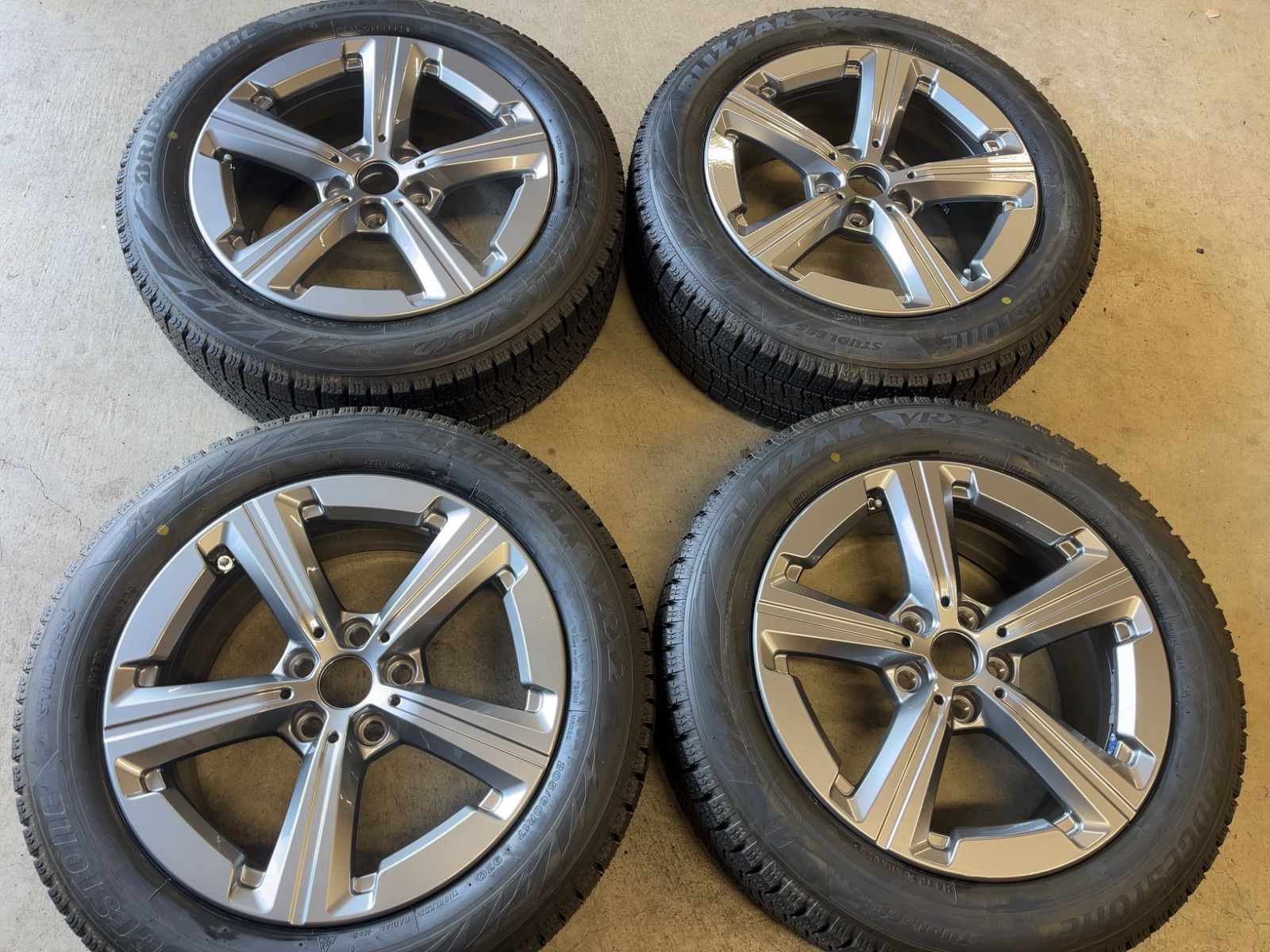 BMW U 06 2シリーズ アクティブツアラー BS VRX 2 製 17インチ 4本セット