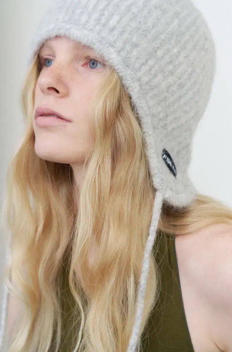 ポエト シャーリング ハット 帽子 ニット帽 アンダービィ グレー 冬 耳あて帽子 ぽにょん