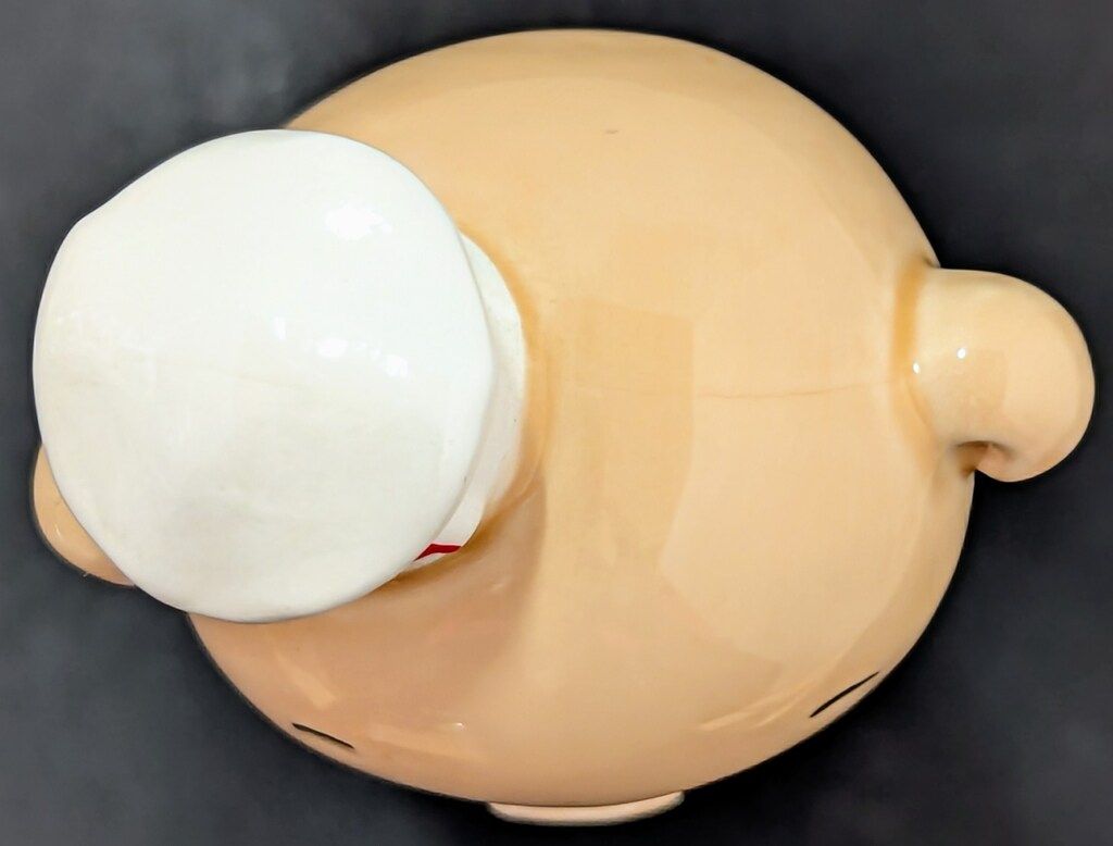 TOYSCLUB 陶器製首振り人形 エースコック こぶたのコック首ふり/赤台座