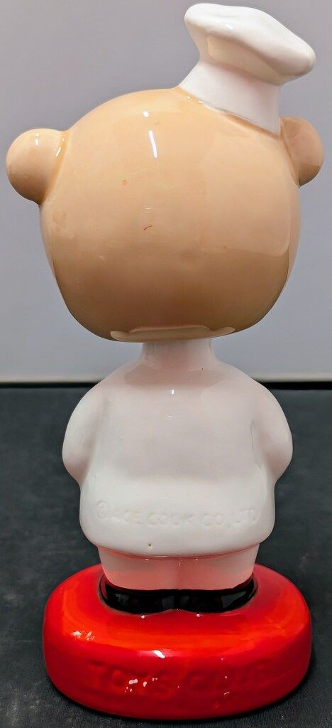 TOYSCLUB 陶器製首振り人形 エースコック こぶたのコック首ふり/赤台座