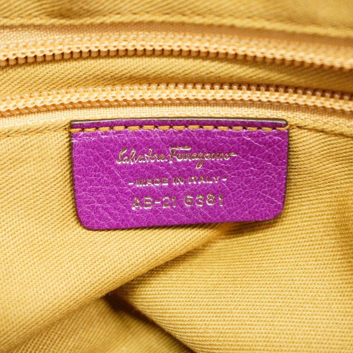 5oe5784】サルヴァトーレフェラガモ ハンドバッグ ガンチーニ レザー