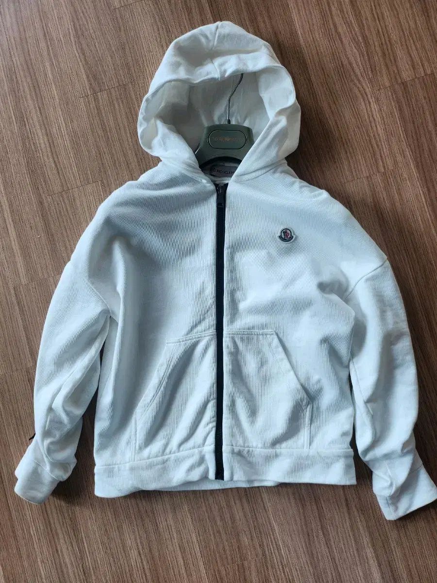モンクレール キッズ 女の子 フード ジップアップ 10歳