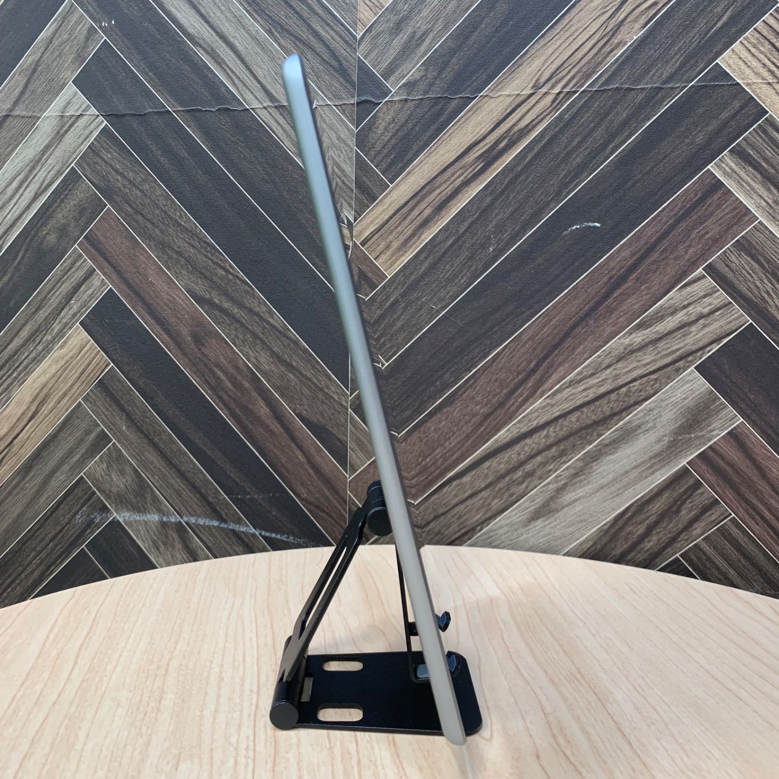 iPad 第6世代 128GB バッテリー97% グレー - メルカリ