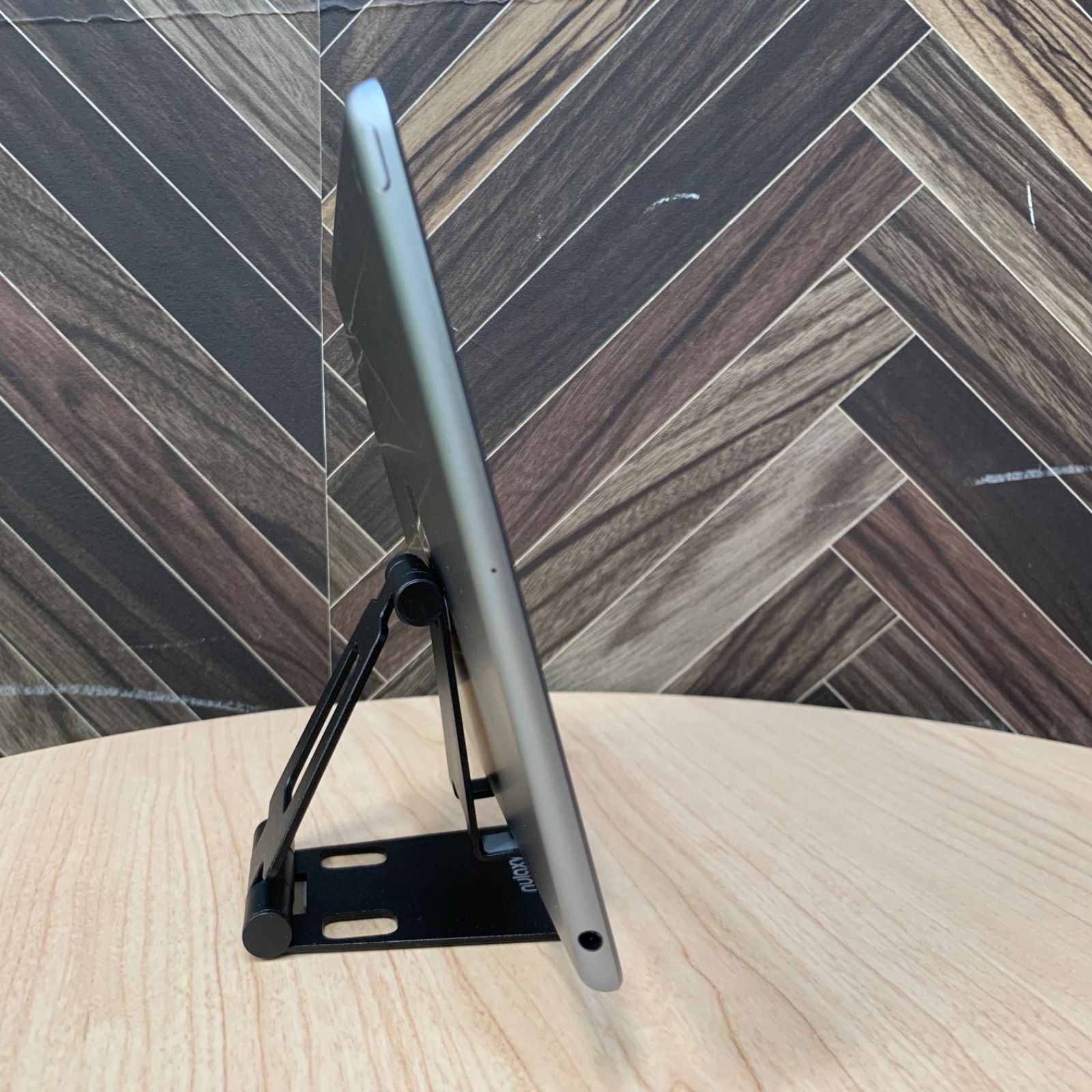 iPad 第6世代 128GB バッテリー97% グレー - メルカリ