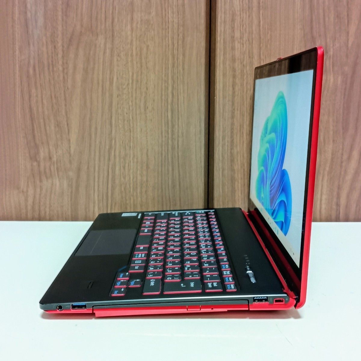 FUJITSU LIFEBOOK Corei5 メモリ12GB SSD512GB Webカメラ タッチパネル