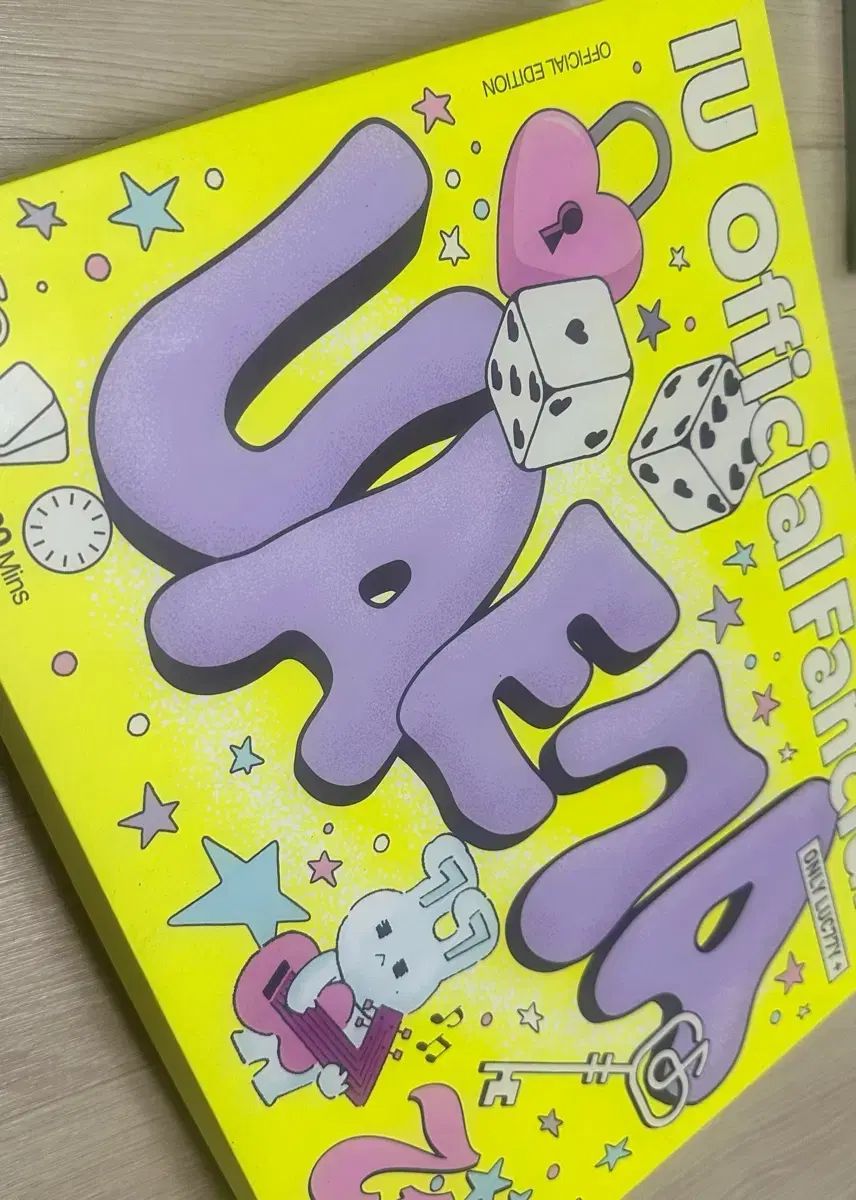 IU公式ファンクラブ UAENA 7期 ファンクラブキット 出品 - メルカリ