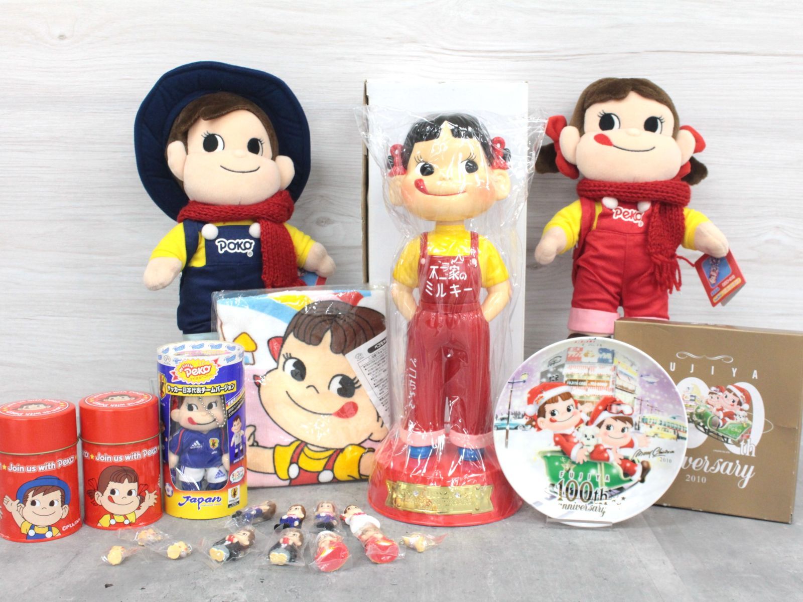 行董】不二家/FUJIYA ペコちゃんまとめ 100周年記念グッズ イヤー