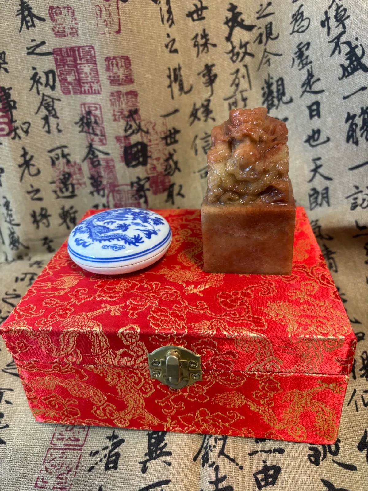 極美品 寿山石 印章 精雕“龙吐珠” 50×50×87mm 極美品 寿山石 印章 精雕“龙吐珠” 50×50×87mm