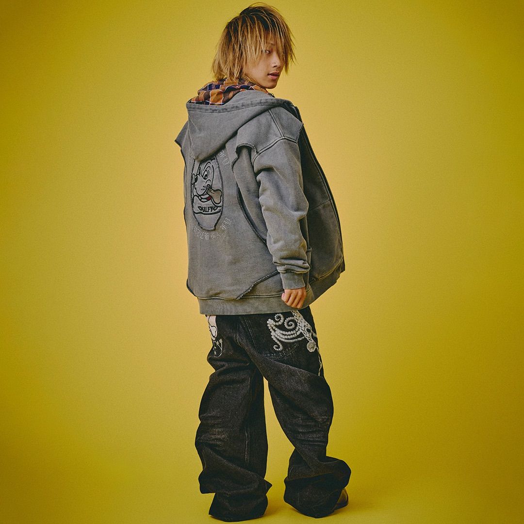 新作//【GALFY/ガルフィー：穴の向こうにわんちゃん パーカー】ZIP