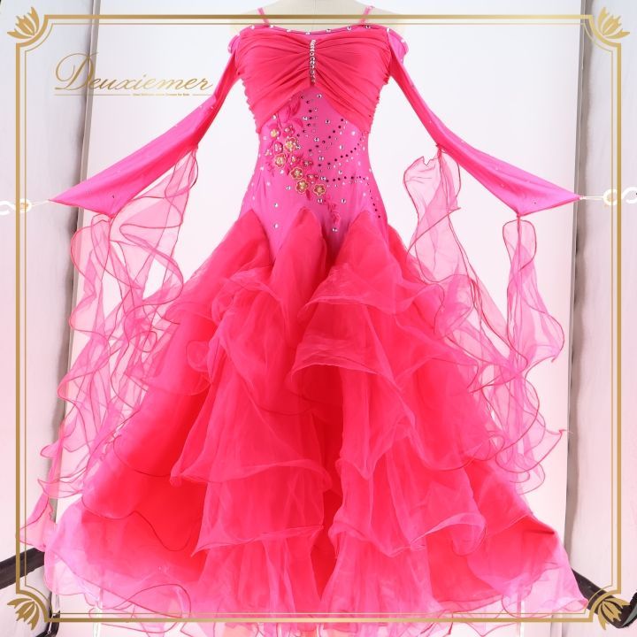 社交ダンス 衣装 ドレス ワンピース フロート フリル レース 濃いピンク デモ 競技 ダンス パーティ 発表会 軽い ピンク系 軽やか 女性用 おしゃれ 舞台 発表会用 柔らかい