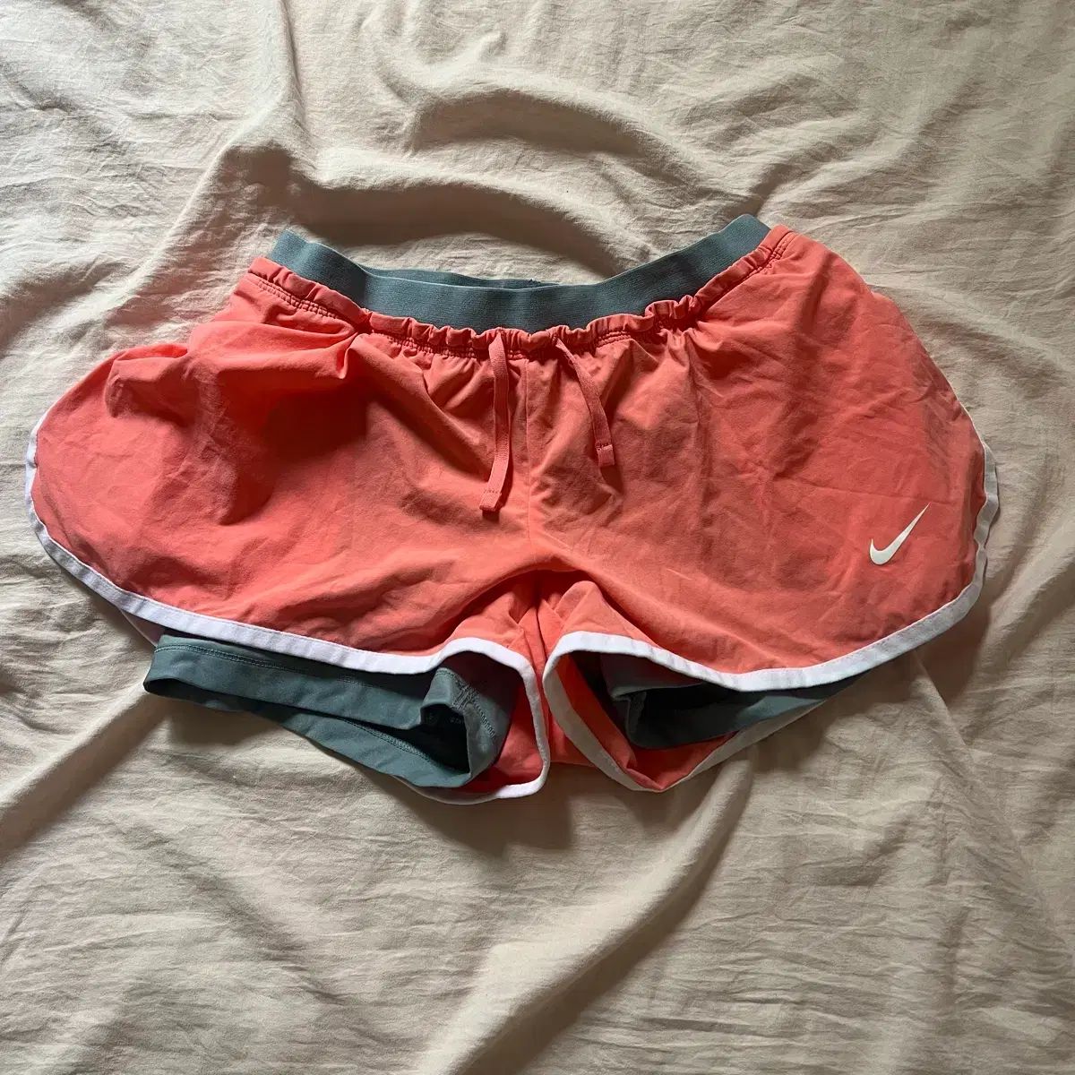 NIKE ナイキ コーラル ランニング パンツ