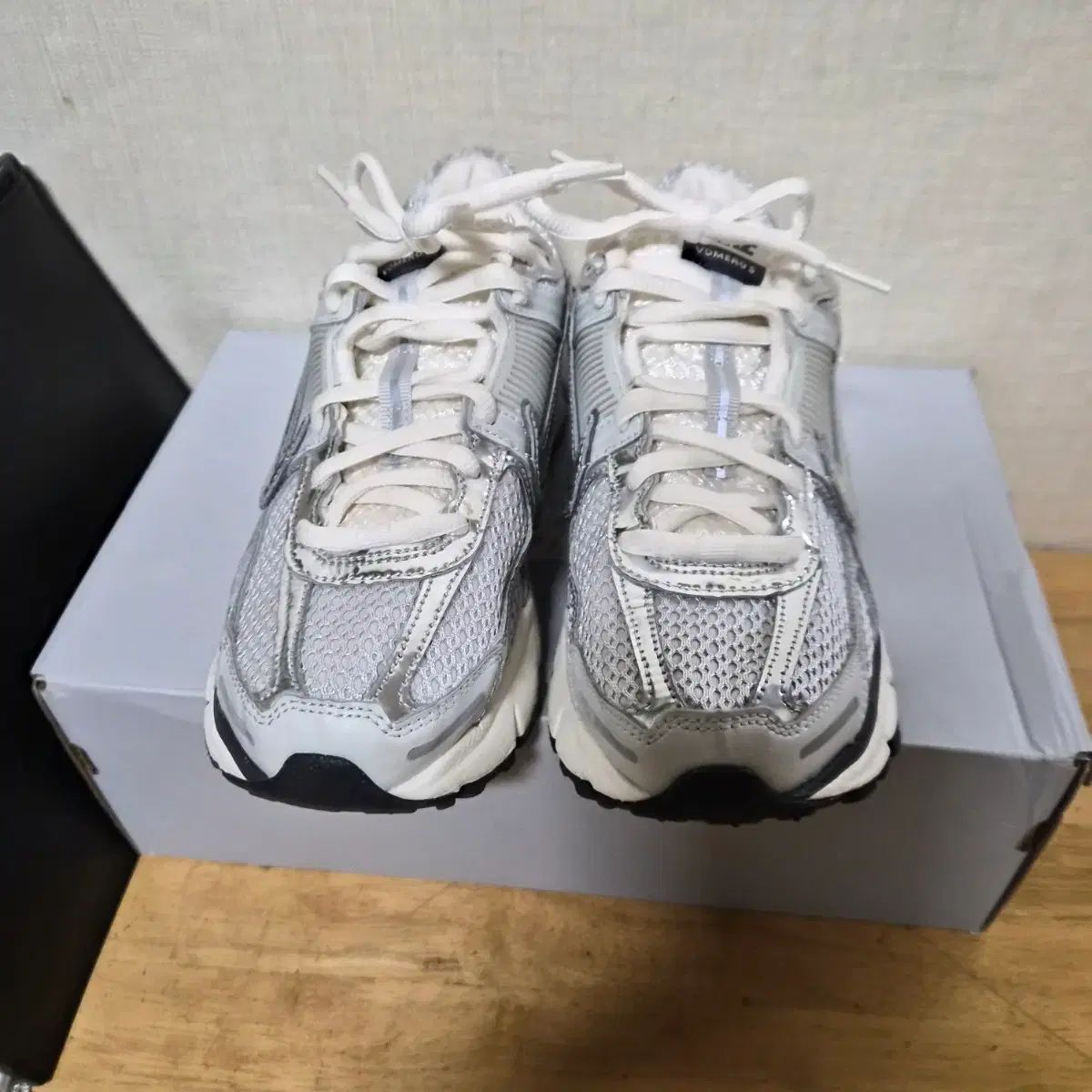 ナイキ ボメロ5 ほぼ