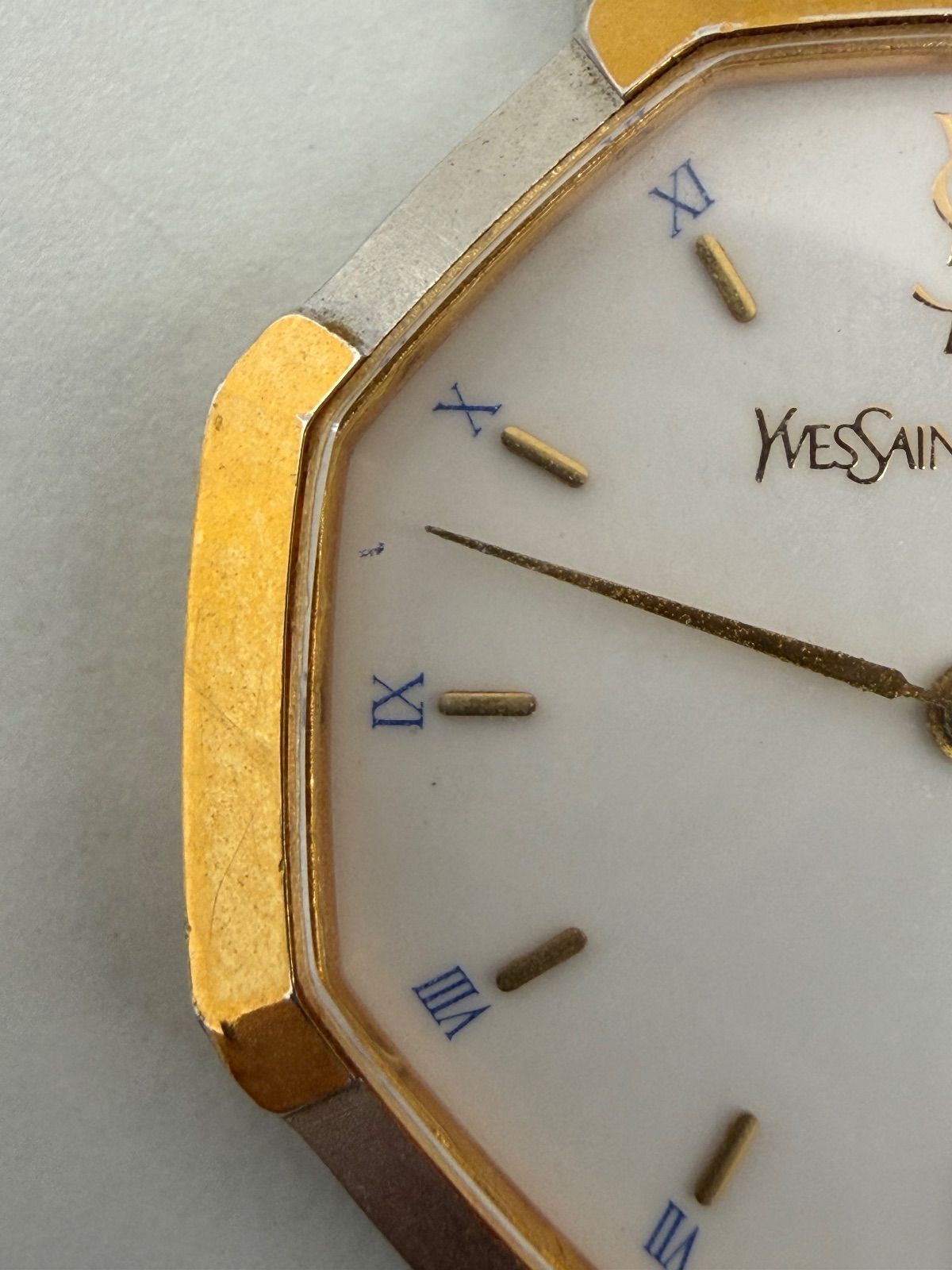 イヴサンローラン オクタゴン