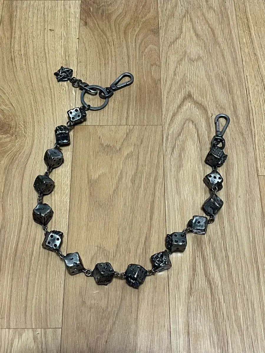 エモスタンドクラブ スカルダイス チェーン アンティークシルバー