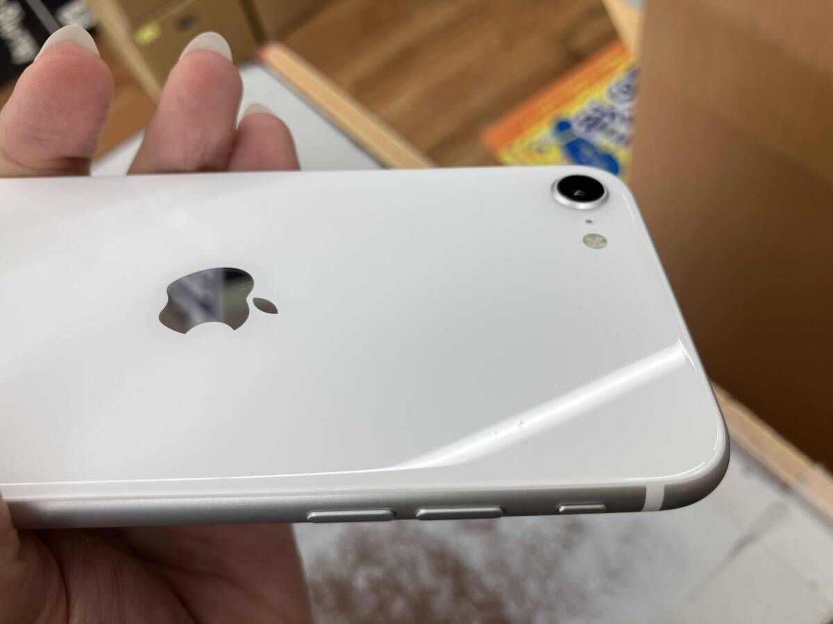 MHGQ3J/A iPhone SE(第2世代) 64GB ホワイト docomo - メルカリ