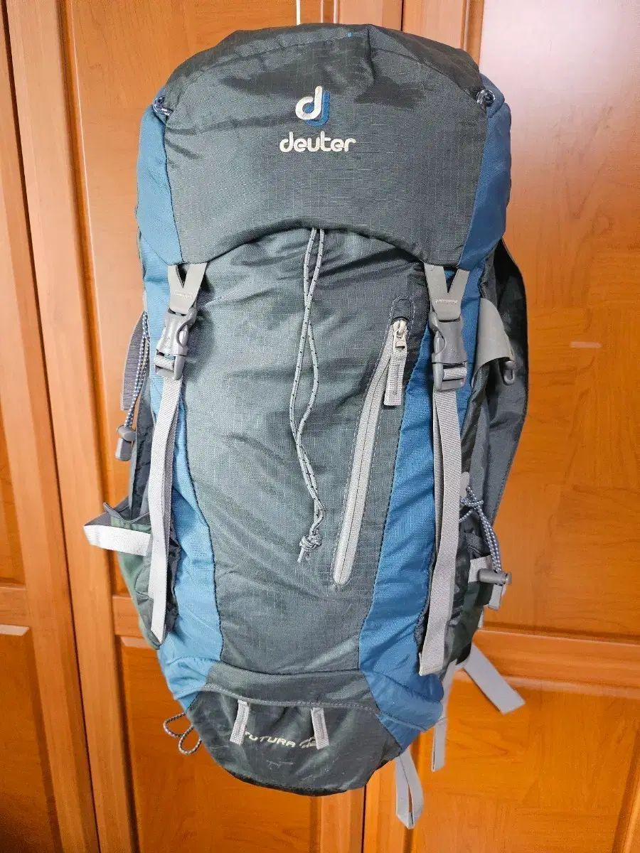 ドイター Futura 42 登山 リュック リュックサック ブルー グレー