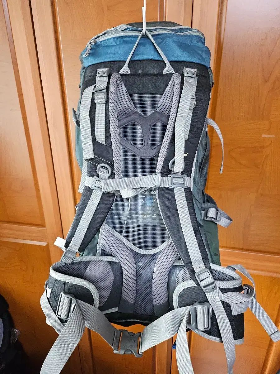 ドイター Futura 42 登山 リュック リュックサック ブルー グレー