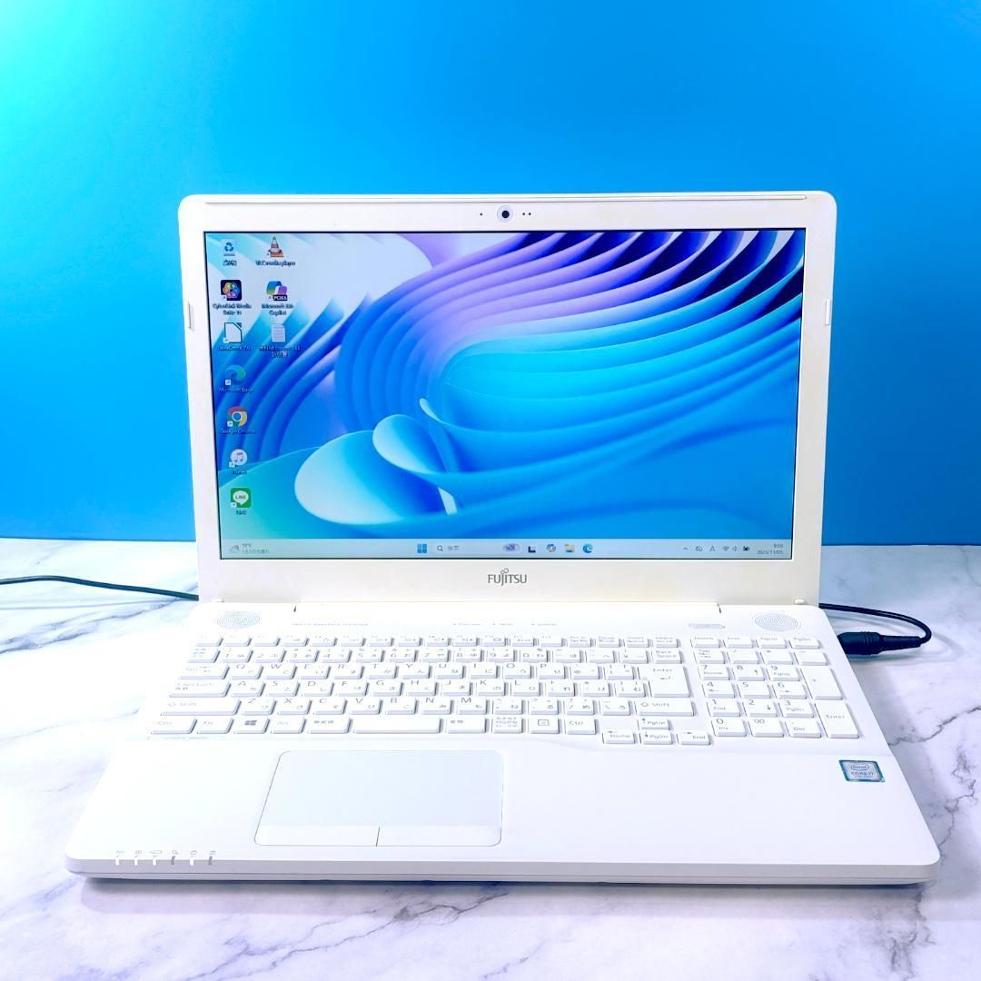 Corei7・16GB・SSD・DVDマルチ・Windows11・ホワイトノートパソコン