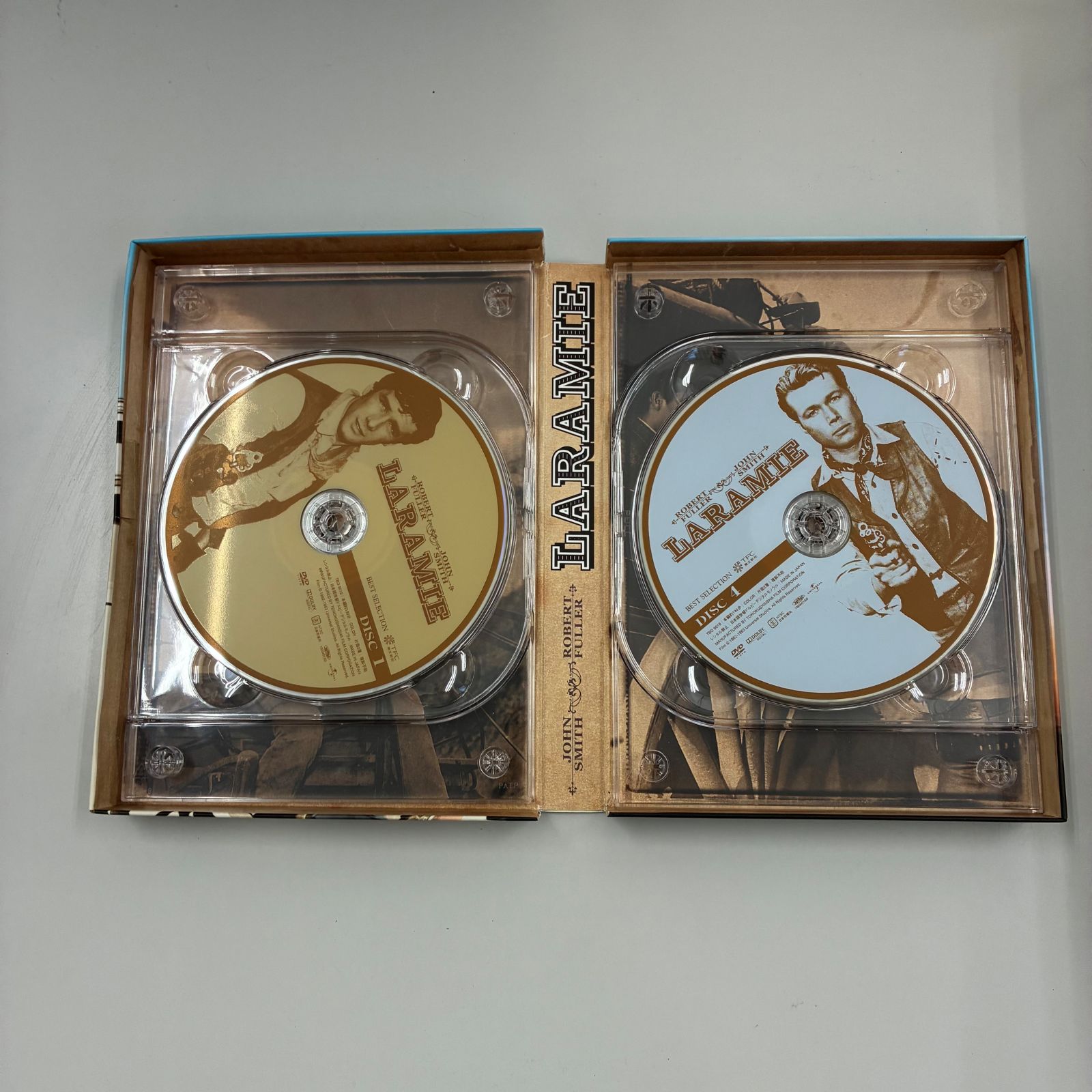 ☆ララミー牧場 DVD 6枚組 - メルカリ