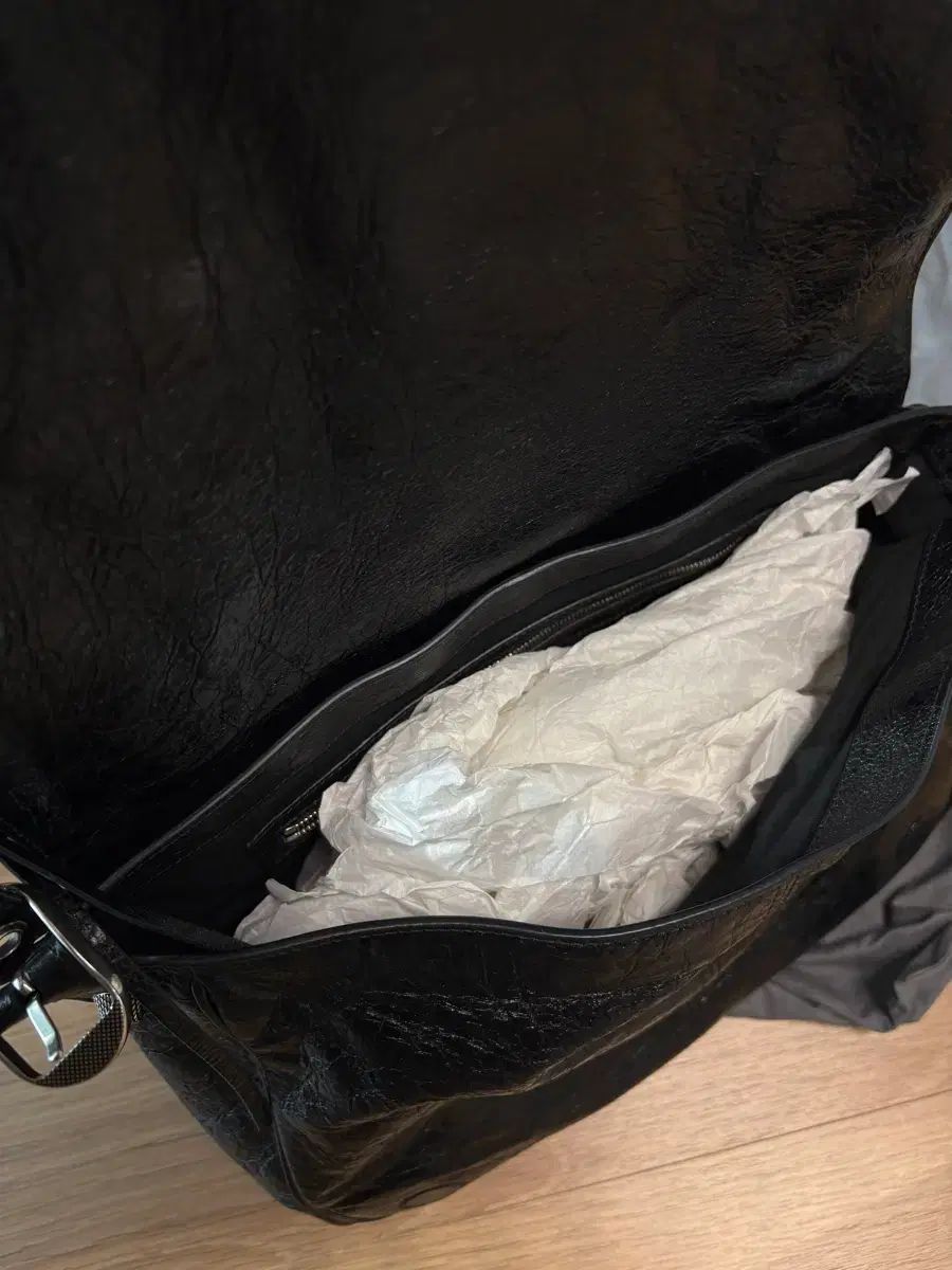 バレンシアガ メッセンジャーバッグ