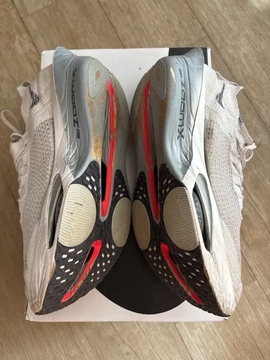 ナイキ アルピープルフライ3 白 ピュア プラチナ