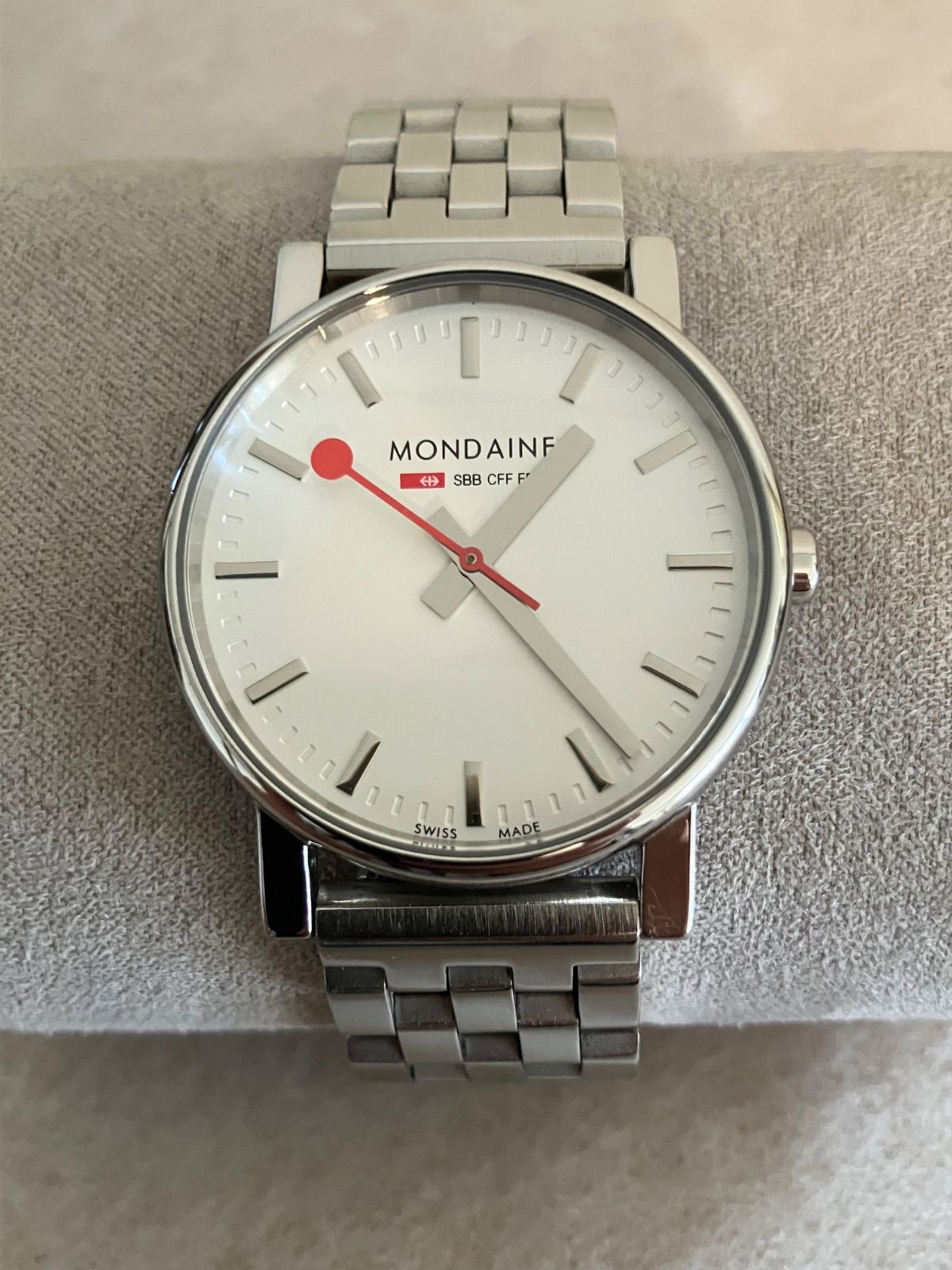 稼働 MONDAINE シルバーホワイト QZメンズ腕時計