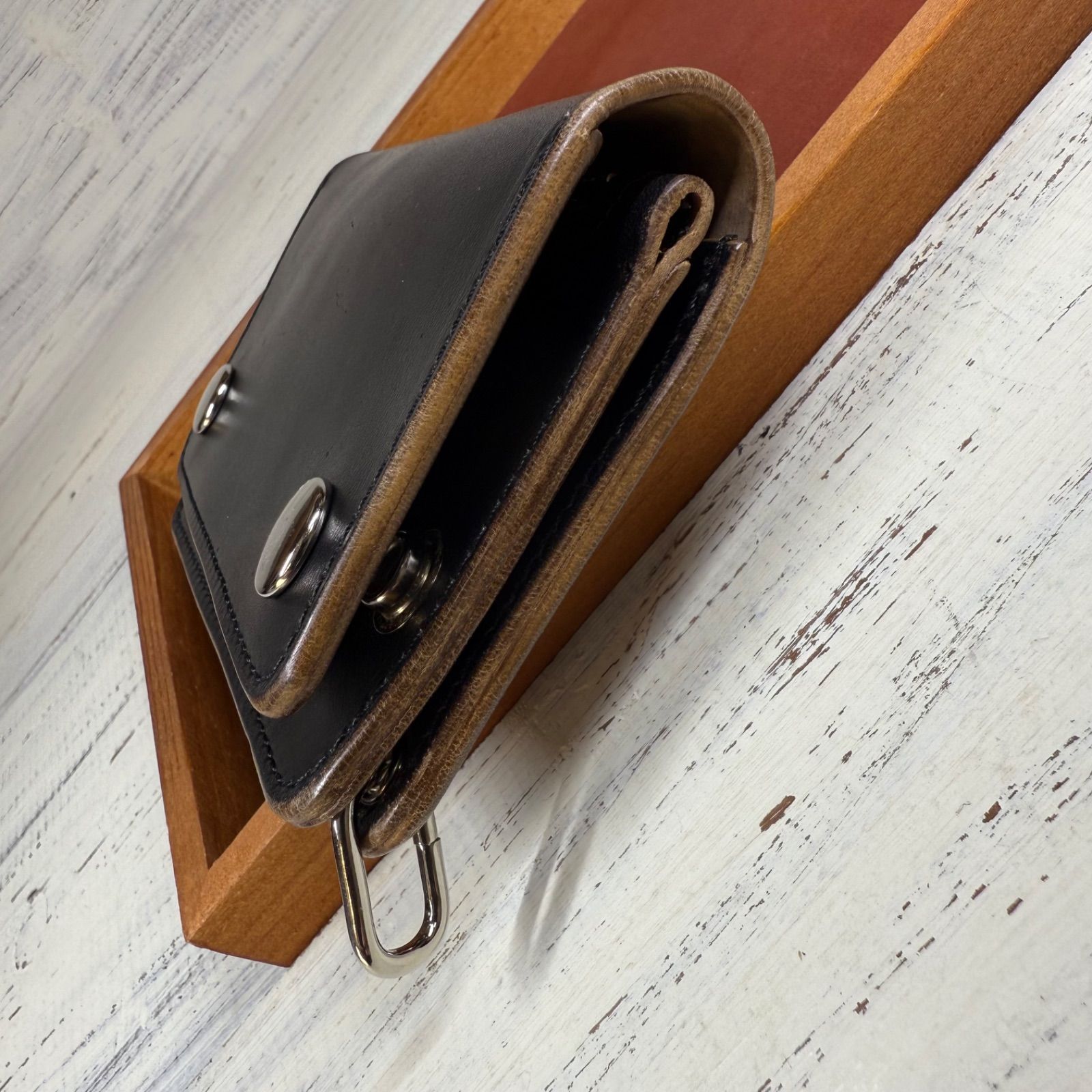 トラッカーウォレット ショート 2.5層】 ホースバット 茶芯 シルバー