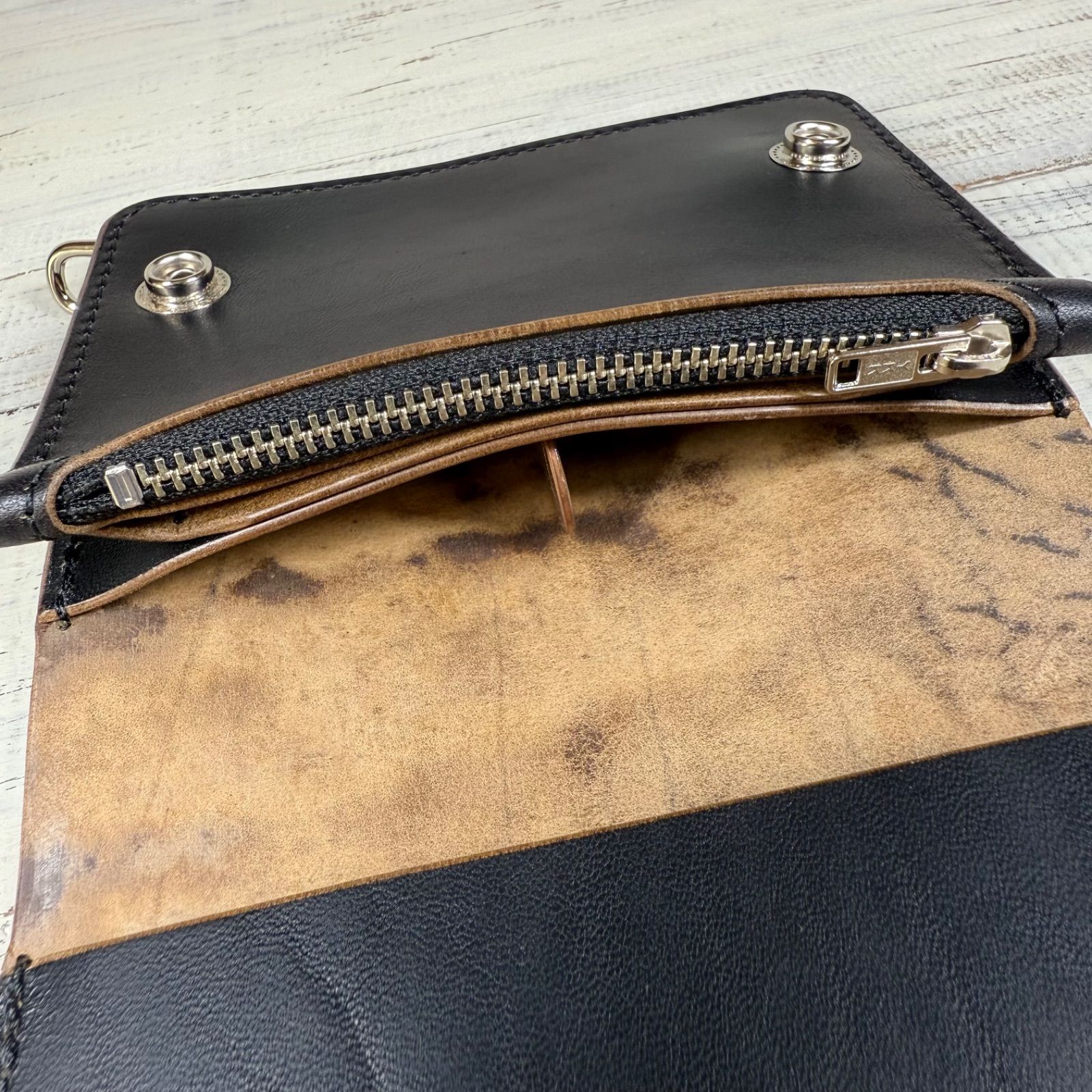 トラッカーウォレット ショート 2.5層】 ホースバット 茶芯 シルバー