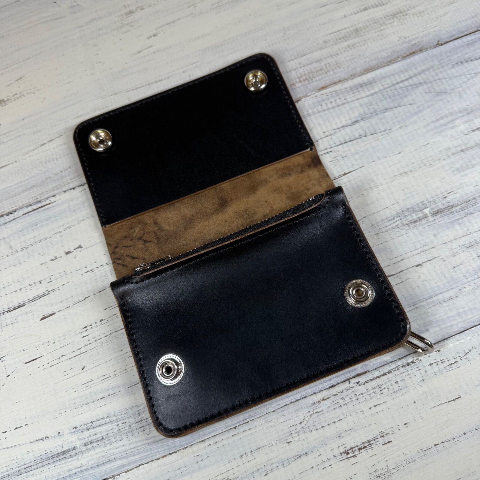 トラッカーウォレット ショート 2.5層】 ホースバット 茶芯 シルバー